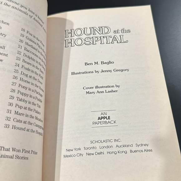 Animal Ark #33: Hound at the Hospital - Scholastic Paperback Novel - Picture 4 of 5